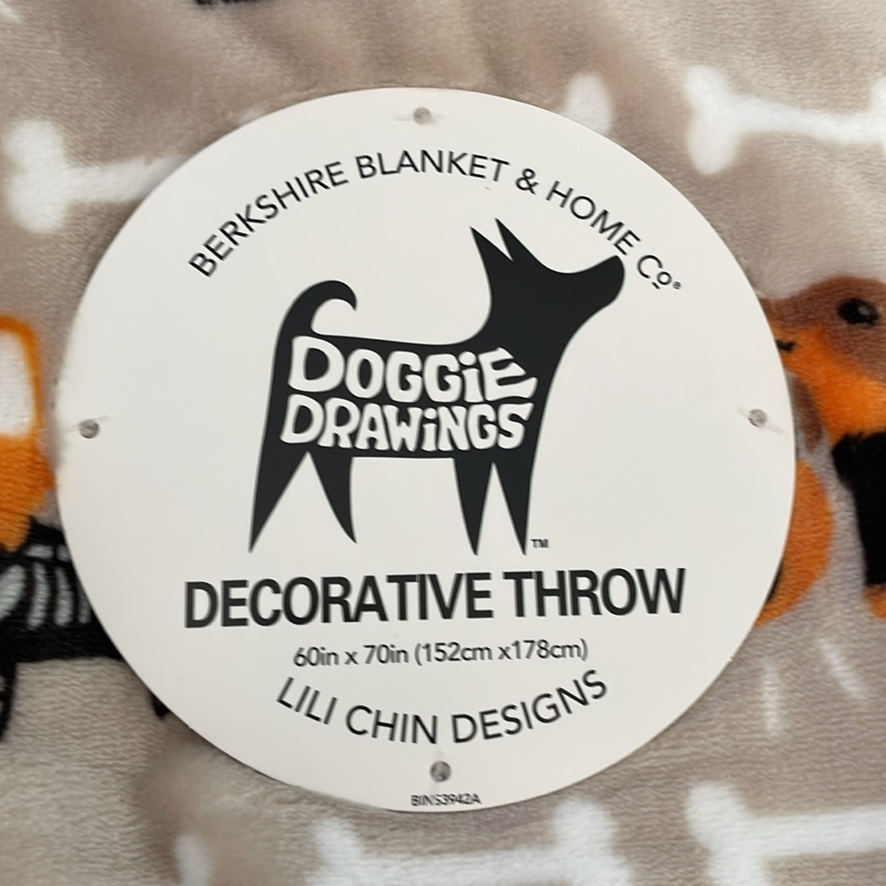 Dachshund and Corgi  Halloween Throw Blanket - Picture 4 of 6